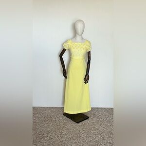 VTG 70s Yellow Embroidered Daisy Maxi Dress